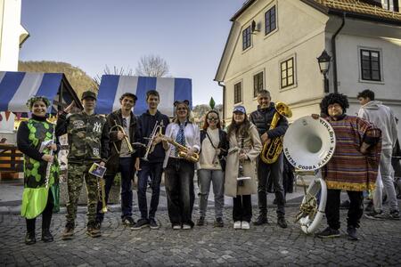Pustno rajanje v Kamniku se začenja s kurenti in nadaljuje s kamniškim karnevalom (10)